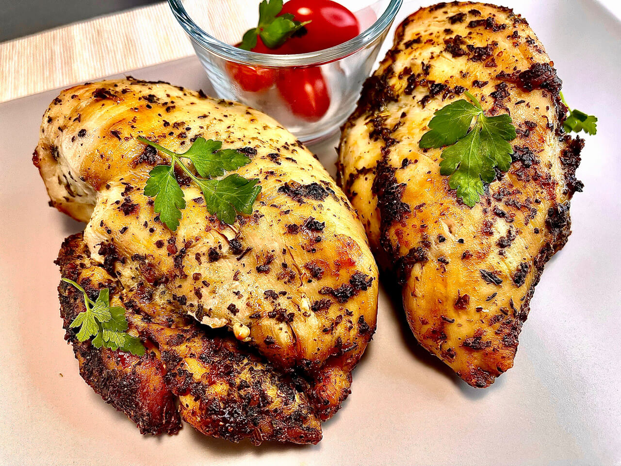 Healthy and delicious chicken breast from the air fryer in 30 minutes without onion and without garlic