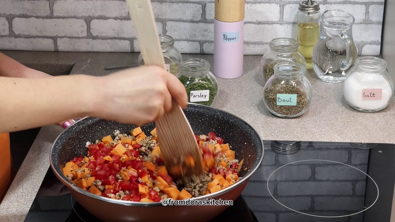 How to make low FODMAP ground meat & sweet potato skillet - From Dora's Kitchen